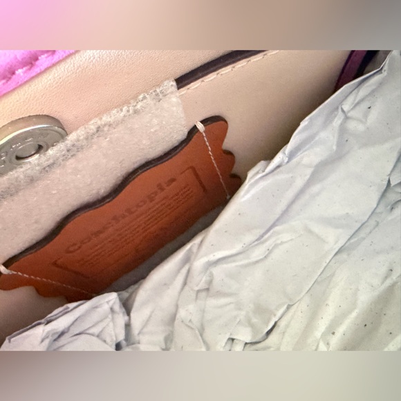 Coachtopia Pink Cherry Ergo Leather Bag - Picture 9 of 10